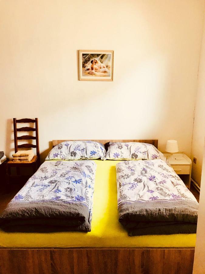 Tvarozna Lhota Restaurace Penzion Pod Sumarnikem מראה חיצוני תמונה
