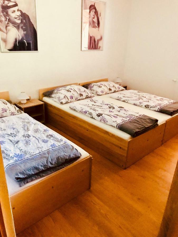 Tvarozna Lhota Restaurace Penzion Pod Sumarnikem מראה חיצוני תמונה