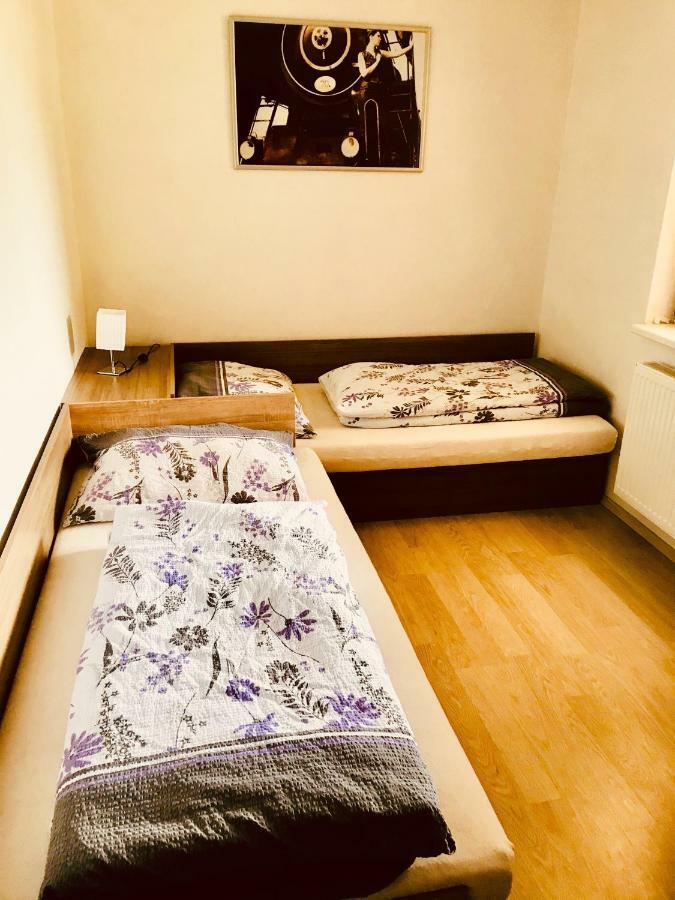 Tvarozna Lhota Restaurace Penzion Pod Sumarnikem מראה חיצוני תמונה